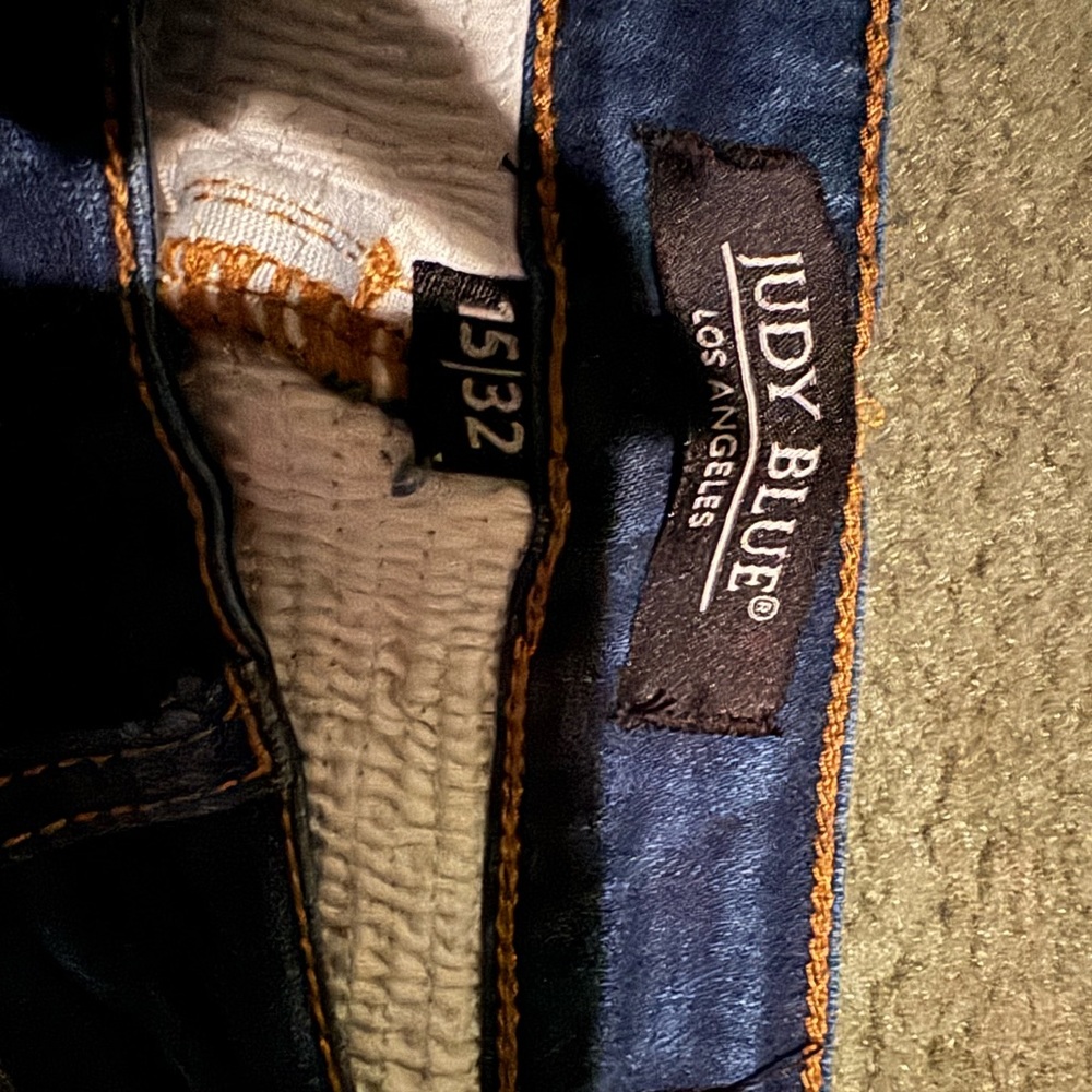 Judy Blue distressed moto style size 15